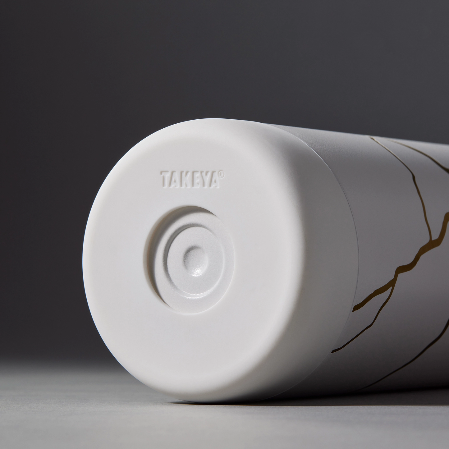 kintsugi-water-bottle-with-straw-lid-a5 51389-TK_HO25_Kintsugi_Takeya9255.png