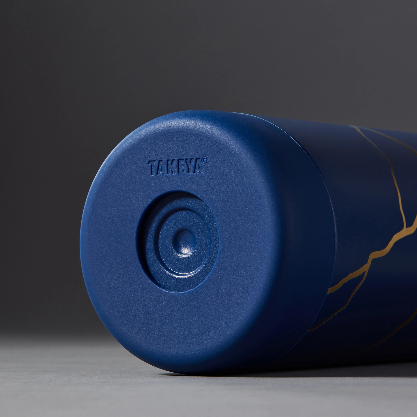 kintsugi-water-bottle-with-spout-lid-w1 51390-TK_HO25_Kintsugi_Takeya9249.png